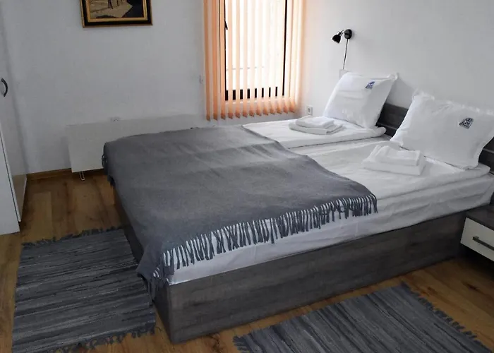 къща стария град ゲストハウス 3*